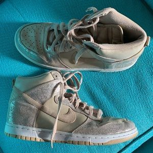 Nike Women’s Dunk Hi Top